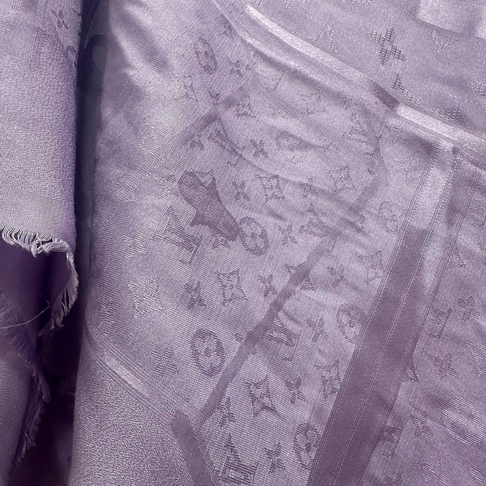 LV logo purple square scarf 56 x 56 in - Picture 4 of 4